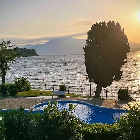 La Casa Sulla Riva Del Lago Moniga del Garda