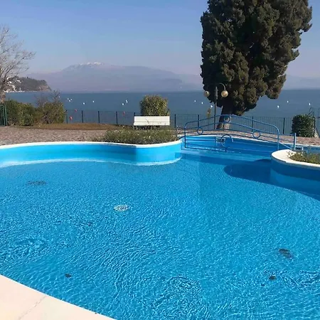 La Casa Sulla Riva Del Lago Apartment